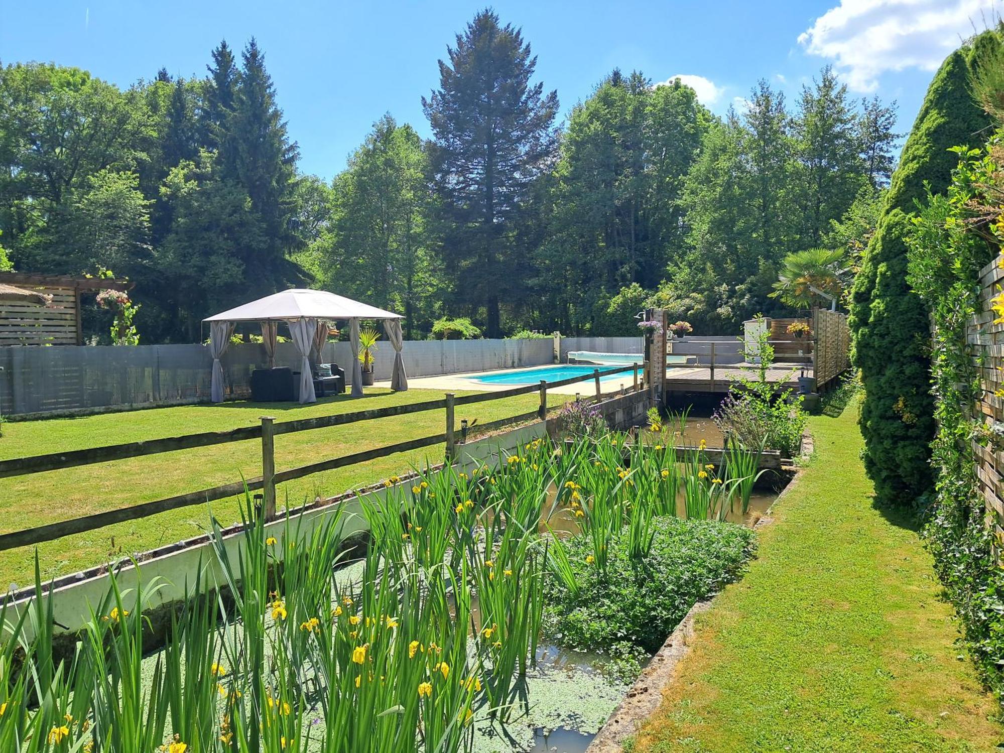 Moulin Du Pommier Glamping & Camping Saulgond Exterior foto
